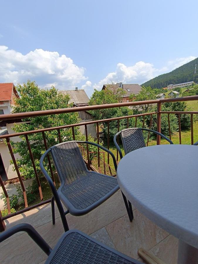 Apartment Hinic Vrhovine Exterior foto